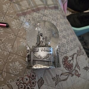 Silver New York City Skyline Snow Globe 5.5 Inch NYC Snow Globes